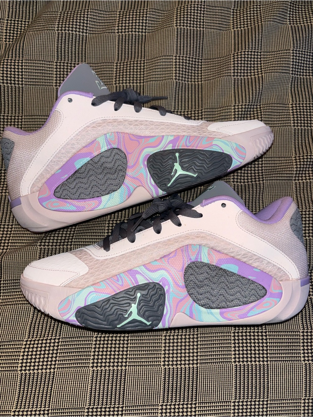 Jordan JT 2 chalk Pink, Lavender & Mint